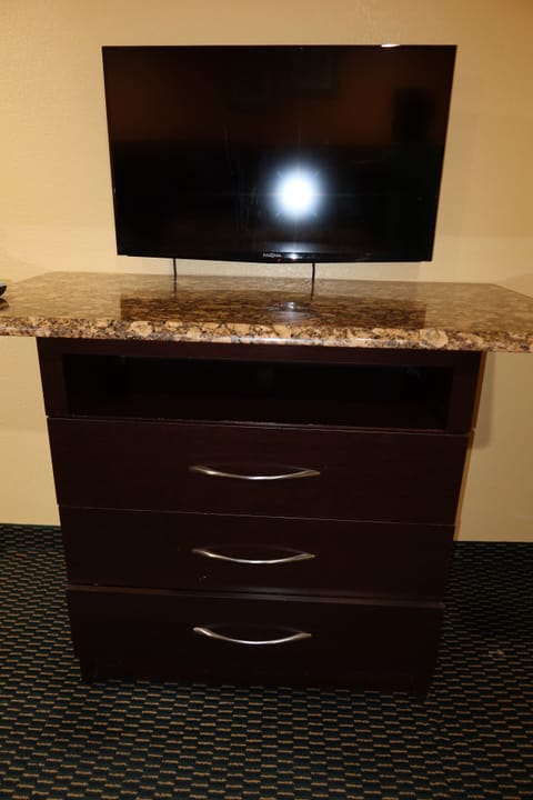 Desk, laptop workspace, free WiFi, bed sheets