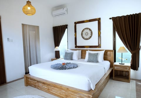 In-room safe, desk, laptop workspace, iron/ironing board