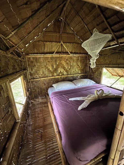 Basic Room, Patio, Sea View - Shared Bathroom | Bed sheets