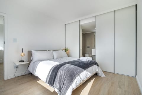 House | 1 bedroom, soundproofing, Internet