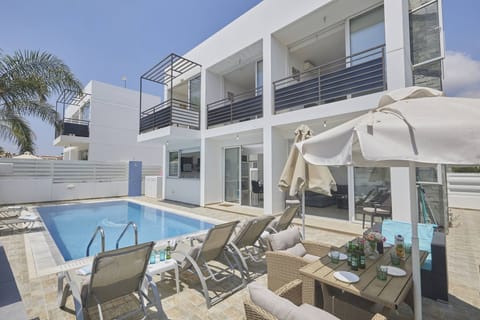 Villa, 3 Bedrooms, Balcony, Garden View | Exterior