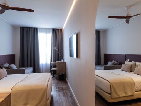 Deluxe Double or Twin Room, City View | Egyptian cotton sheets, premium bedding, down comforters, minibar