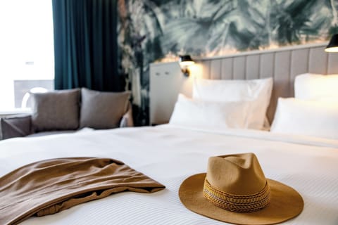 In-room safe, laptop workspace, soundproofing, free WiFi