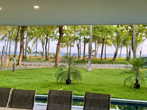 House, 6 Bedrooms | Property grounds