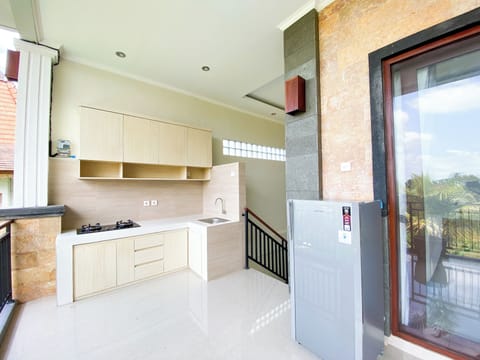 Deluxe Apartment, Kitchenette, Garden View | Private kitchen