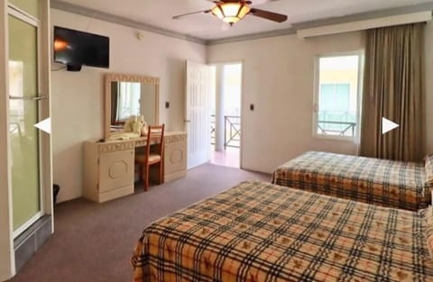 Comfort Double Room | Laptop workspace, free WiFi