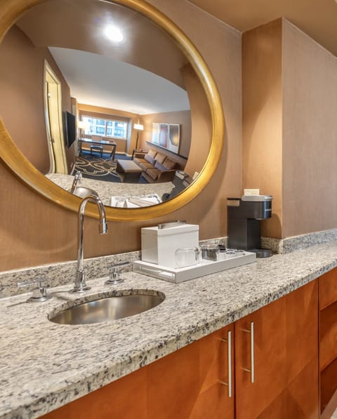 1 bedroom, premium bedding, pillowtop beds, in-room safe