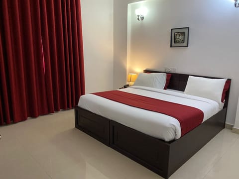 Desk, WiFi (free), bed sheets