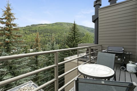 Condo, 2 Bedrooms | Outdoor dining