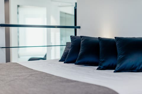 Luxury Studio Suite, 1 King Bed (Direct access) | Premium bedding, down comforters, pillowtop beds, minibar