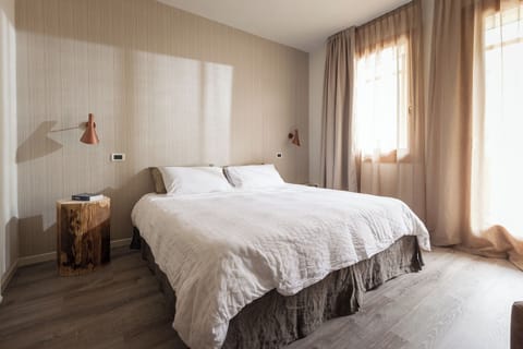 Comfort Double Room, Mountain View | In-room safe, desk, laptop workspace, blackout drapes