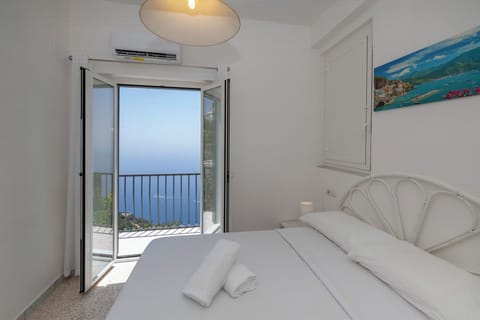 Classic Room, Balcony, Sea View | Desk, soundproofing, iron/ironing board, free WiFi