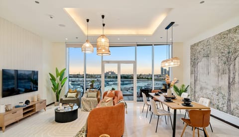 Luxury Apartment, Marina View | Living area