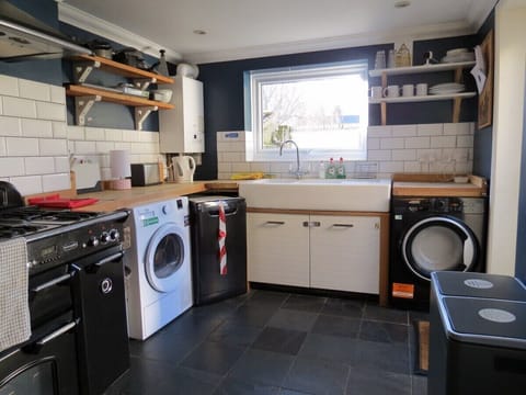 Basic Single Room, Patio | Property grounds