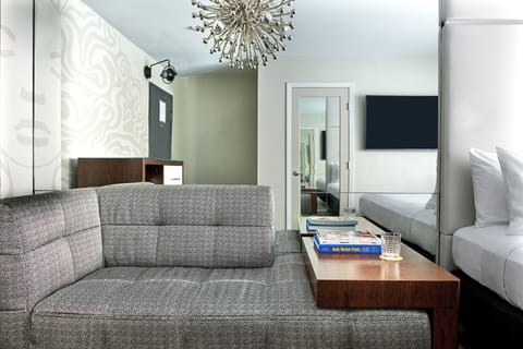 Corner King | Premium bedding, pillowtop beds, in-room safe, desk