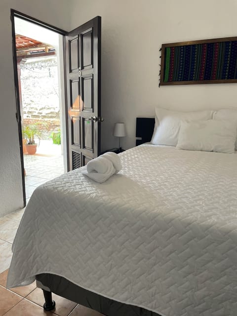 Comfort Room | Desk, laptop workspace, WiFi (free)