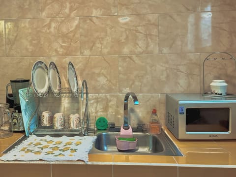 Family Apartment, Garden View | Private kitchen | Fridge, microwave, oven, electric kettle