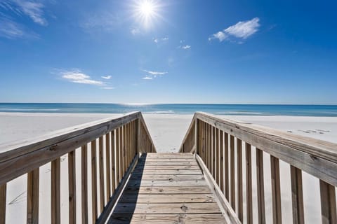 House, Multiple Beds (Far Reach II) | Beach | On the beach