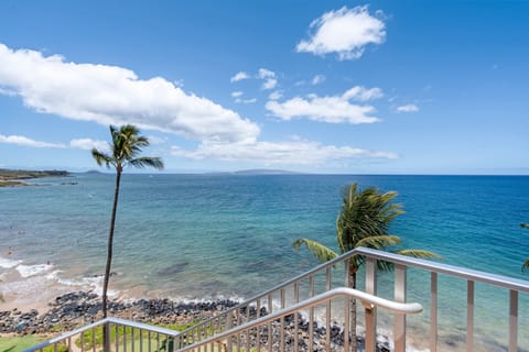 Condo, 2 Bedrooms | Property grounds