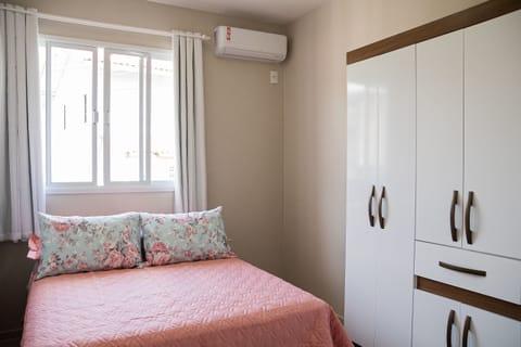 Morada Monte Verde - Florianópolis - SC | 3 bedrooms, premium bedding, desk, laptop workspace
