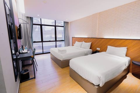 Deluxe Triple Room, City View | WiFi (free)