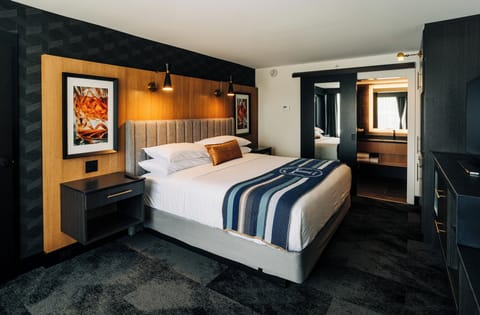 Premium bedding, individually decorated, desk, laptop workspace