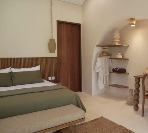 Premium bedding, minibar, desk, laptop workspace