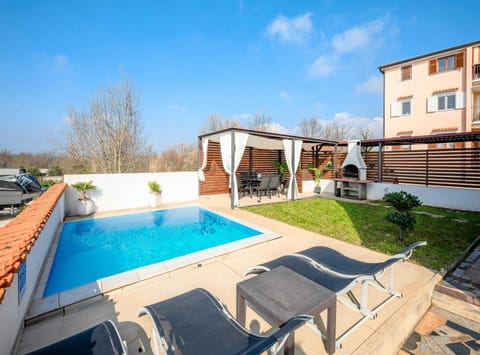Apartment | Pool | Outdoor pool