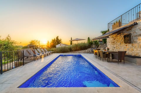 Villa | Pool | Indoor pool, outdoor pool