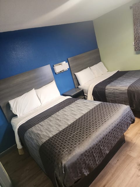 Double Room, 2 Double Beds, Non Smoking | Desk, free WiFi, bed sheets