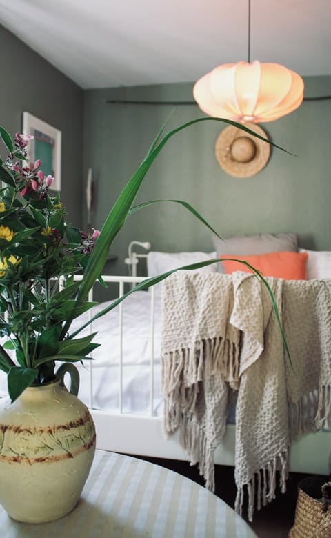 Garden Room, Breakfast Included | Free WiFi, bed sheets