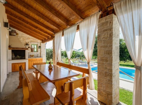 Villa | Dining