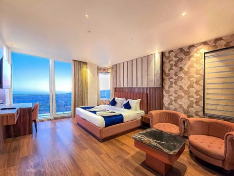 Premium Room | Laptop workspace, iron/ironing board, free WiFi