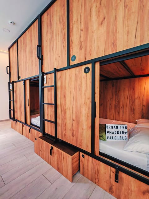 CÁPSULA INDIVIDUAL EN HABITACIÓN COMPARTIDA | Hypo-allergenic bedding, down comforters, free WiFi