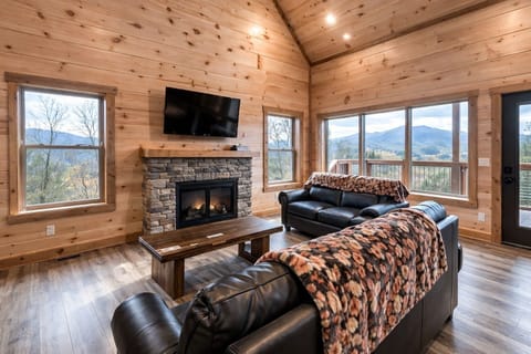 Studio (2 Bedrooms) | Front of property