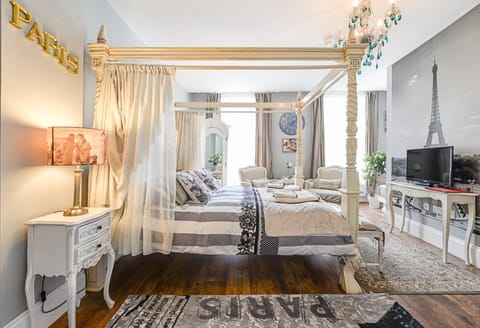 Premium bedding, down comforters, Tempur-Pedic beds, in-room safe