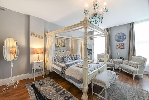 Premium bedding, down comforters, Tempur-Pedic beds, in-room safe