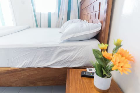 Single Room, Balcony, City View | Desk, free WiFi
