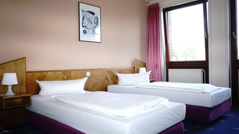 Desk, laptop workspace, soundproofing, free WiFi