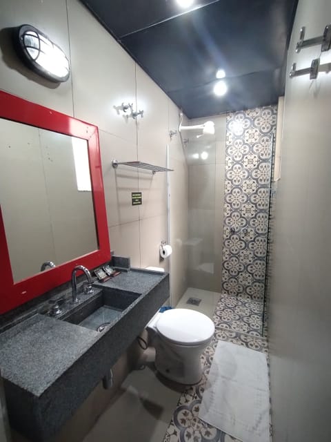 Standard Double Room | Bathroom | Shower, free toiletries, hair dryer, towels