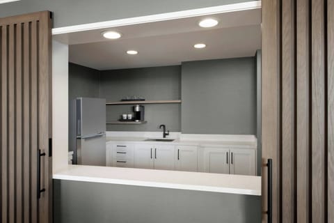 Premium bedding, down comforters, in-room safe, desk