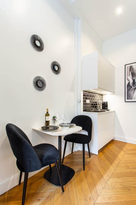 Apartment | Dining
