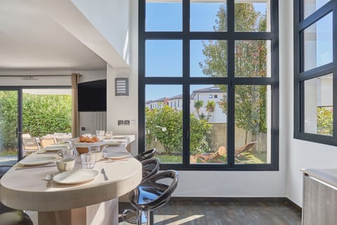 Villa, 4 Bedrooms | 4 bedrooms, WiFi (free), bed sheets