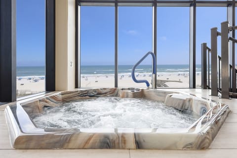 Condo, 3 Bedrooms | Interior