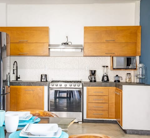 Deluxe Cottage, Garden View | Private kitchen | Electric kettle