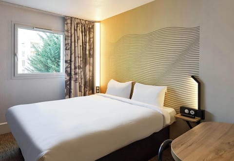 Double Room | Premium bedding, desk, soundproofing, free WiFi