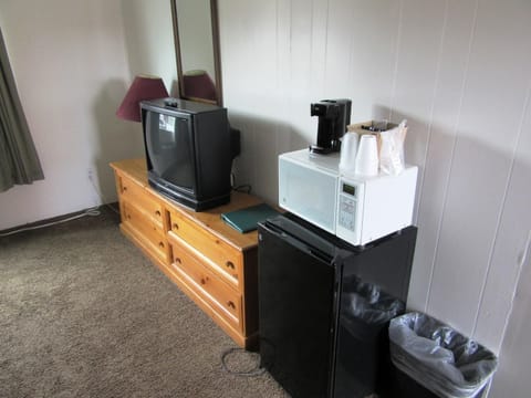 Individually furnished, desk, laptop workspace, cribs/infant beds
