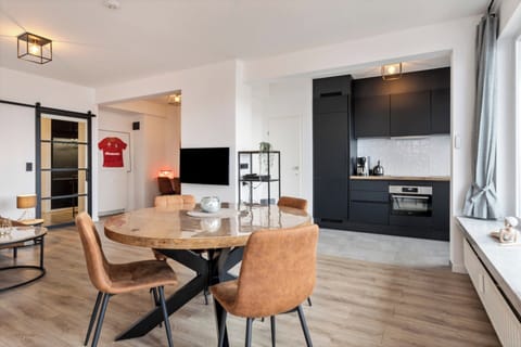 Apartment | Dining