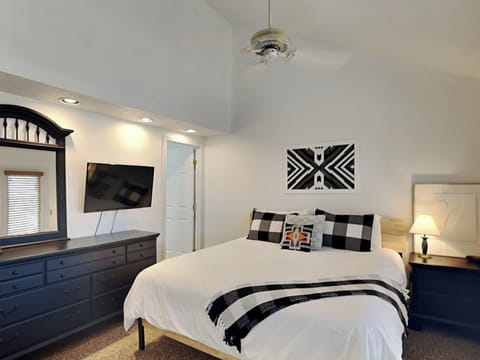 Studio (4 Bedrooms) | Property amenity