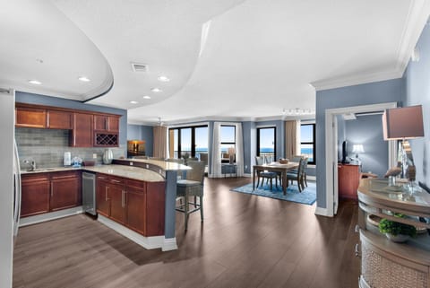 Condo, Multiple Beds (Emerald Grande W625) | Interior